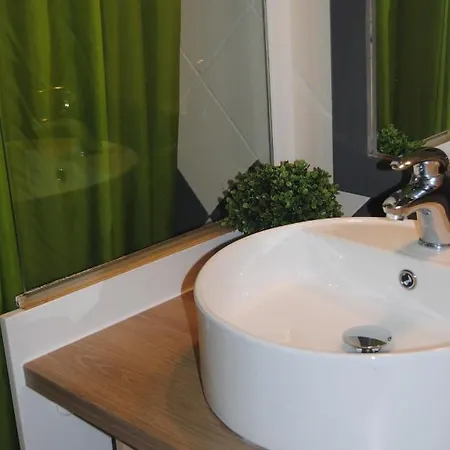 Les Palmiers A 700m De La Apartman *