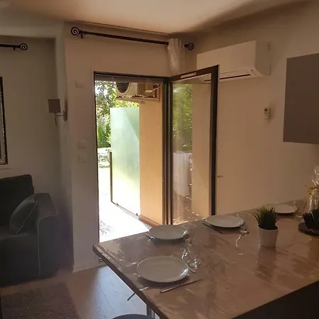 Les Palmiers A 700m De La * Nizza