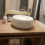 Les Palmiers A 700m De La Apartman *