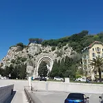 Les Palmiers A 700m De La