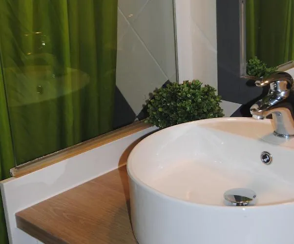 Les Palmiers A 700m De La Lägenhet *