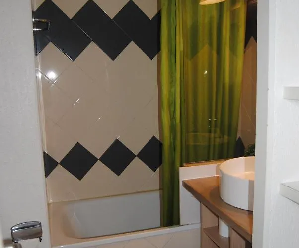 Les Palmiers A 700m De La Lägenhet