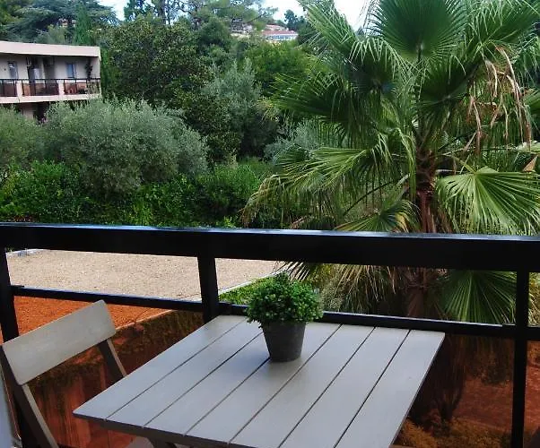 Les Palmiers A 700m De La Lägenhet *