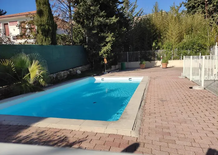 Les Palmiers A 700m De La * Nice