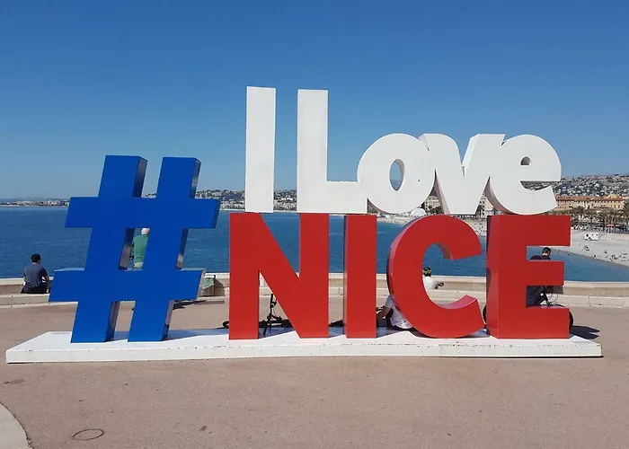 Les Palmiers A 700m De La Lägenhet Nice