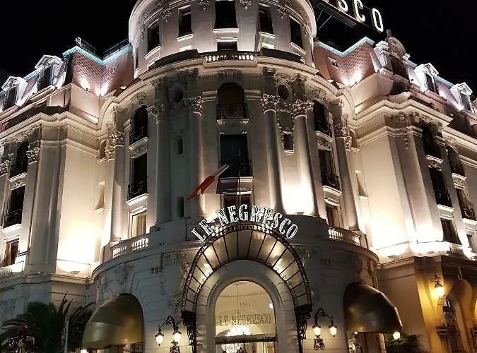 Les Palmiers A 700m De La Nice